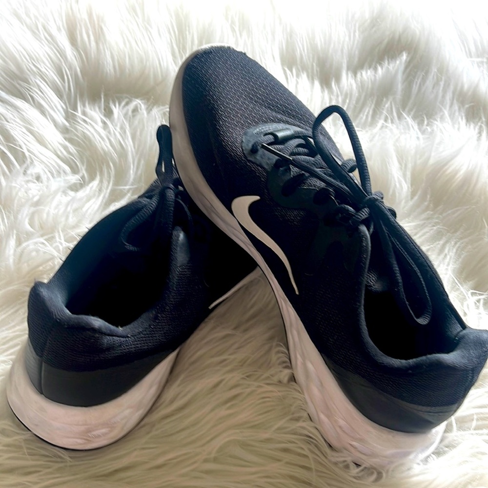 Nike men’s running shoes size 8.5